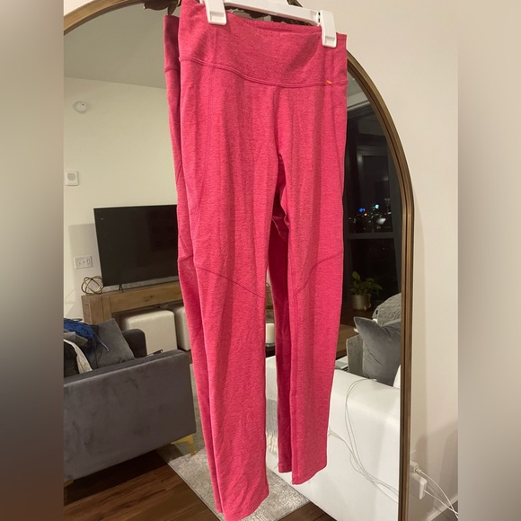 Outdoor Voices 3/4 warm up leggings in flamingo pink. Size small - Picture 10 of 13